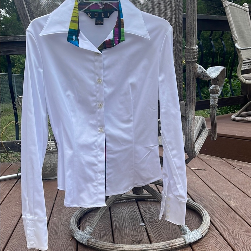 White Blouse with Multicolor Collar